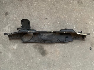 69632200 Under windscreen assy LHD